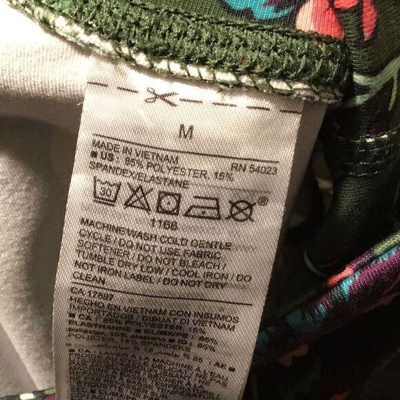 Leggings Old Navy stay dry, active wear size medium Like new  - Picture 6 of 6